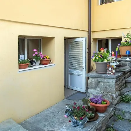 Old Town House за гости марчеви - стария град Πανσιόν