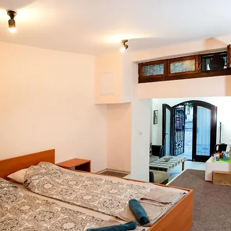 Old Town House за гости марчеви - стария град Πανσιόν 3*